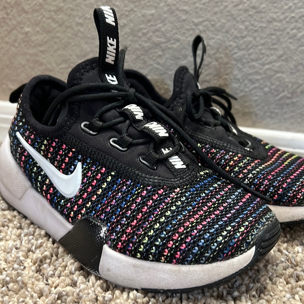 Nike Ashin Modern shoes Toddler Girls Size 11C in very good condition. Colorful